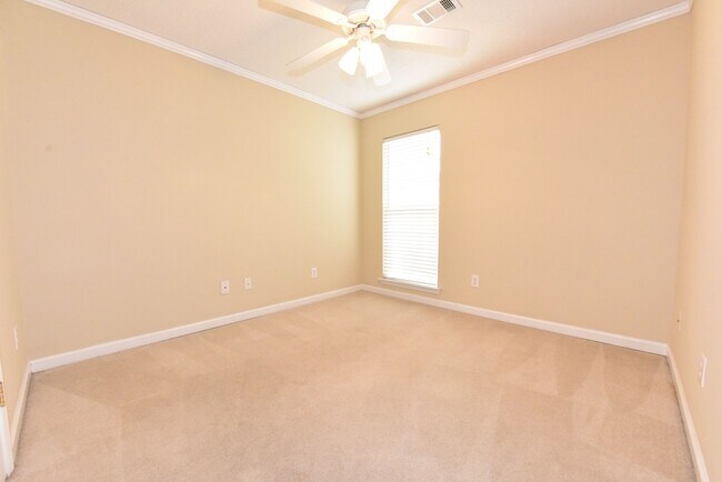 Building Photo - 1754 Post Oak Ct