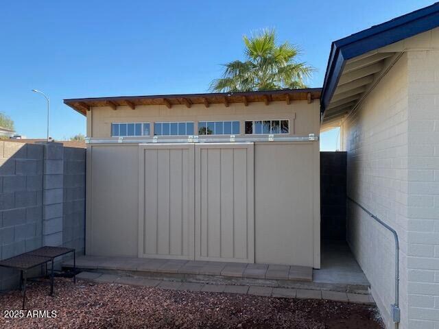 Building Photo - 9342 W Mission Ln