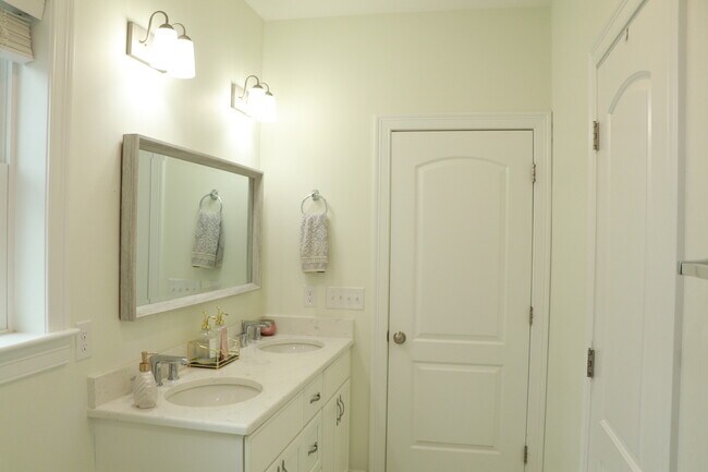 Building Photo - 29 Brown Bear Ln