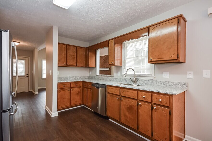 Building Photo - 1589 Cherry Hill Rd SW