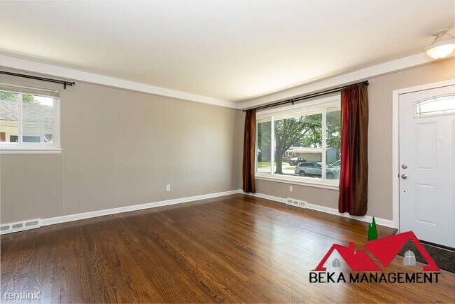 Building Photo - 4 br, 2.5 bath House - 31756 Scone St