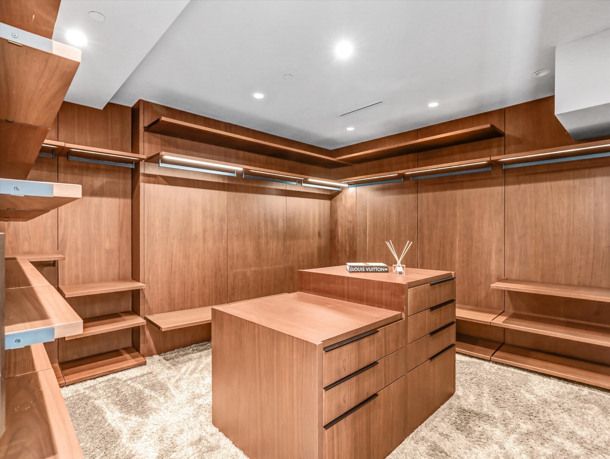 Building Photo - 1724 N Sierra Bonita Ave