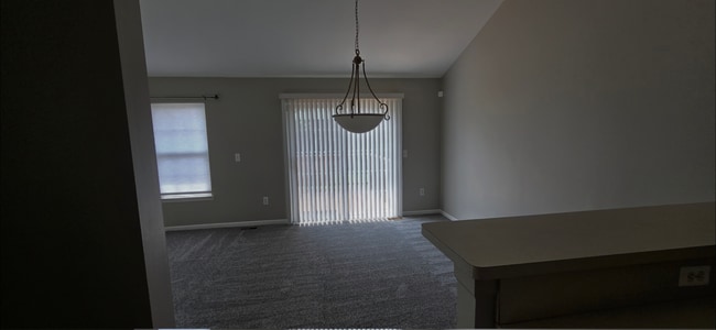 Building Photo - Beautiful 3 bed 3 bath two story condo. St...