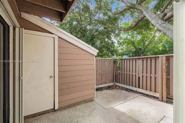 Building Photo - 7144 Sportsman Dr