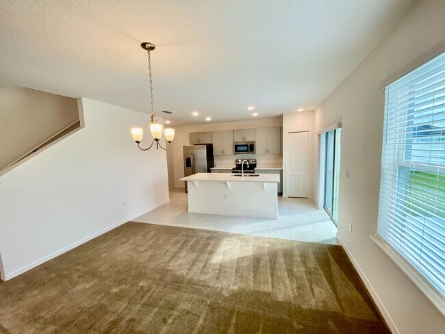 Building Photo - Beautiful Home for rent in Poinciana - 4 bed 2.5 bath plus large bonus room