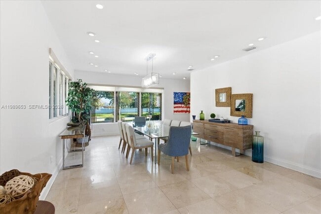 Building Photo - 1249 Biscaya Dr