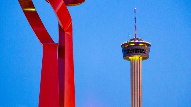 Building Photo - 505 E Travis St