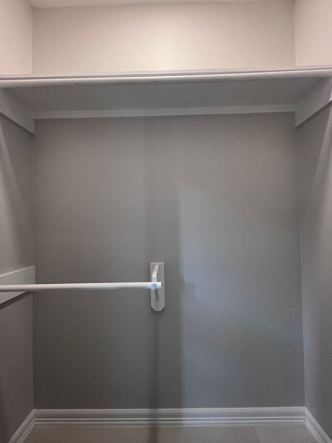 Building Photo - Brand New! Don't Miss Out Call today!