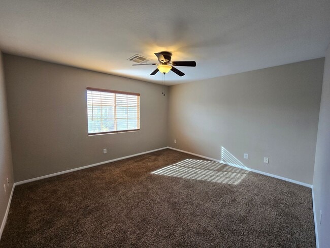 Building Photo - A Stunning 3 Bedroom Home in Henderson