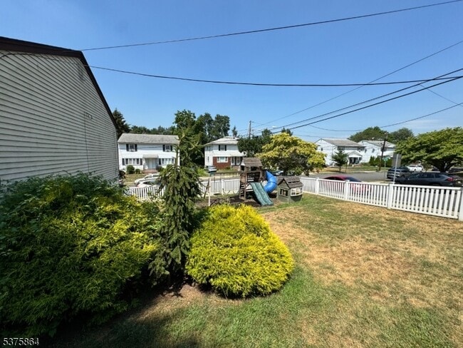 Building Photo - 37 Hazelview Ave