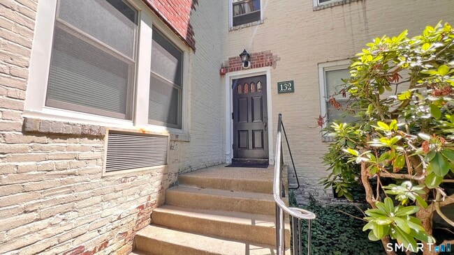 Building Photo - 132 Summer St