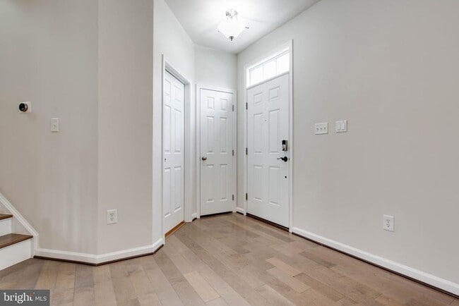 Building Photo - 7599 Taunton Ct