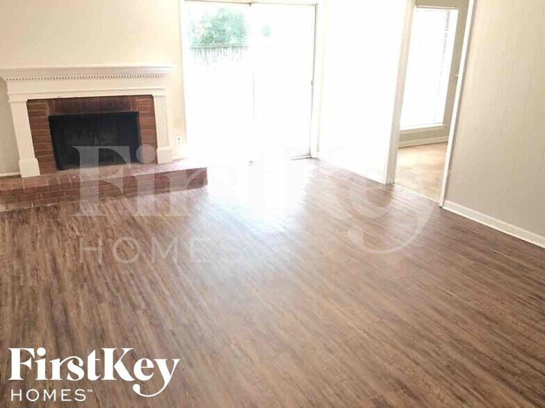 Building Photo - 5607 Sweet Gum Dr