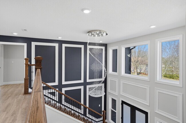Building Photo - 4403 Glen Eagle Dr