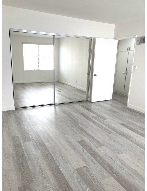Spacious Bedroom - 1236 Amherst Ave