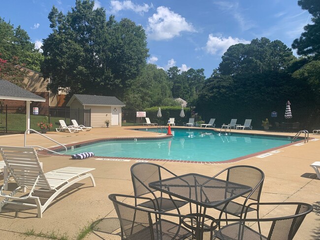 Building Photo - Trendy Renovated Raleigh Townhome In Ralei...