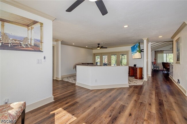 Building Photo - 2507 Lakeview Dr