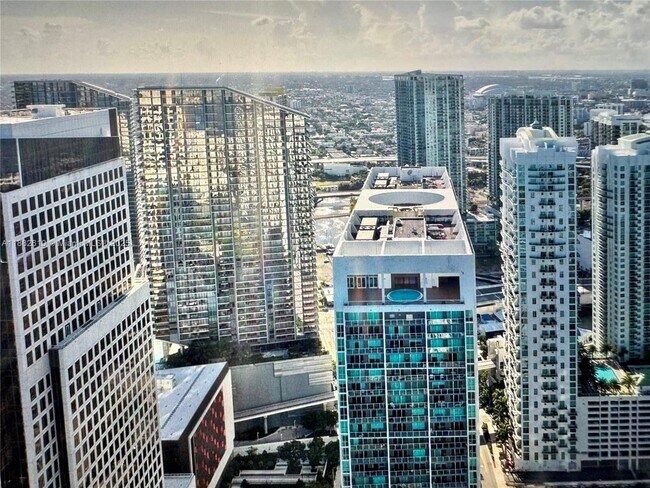Building Photo - 500 Brickell Ave