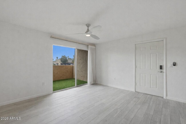 Building Photo - 8055 E Thomas Rd