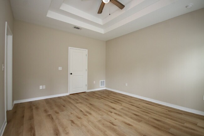 Building Photo - Enjoy Country Living with Modern Comforts!  3BR/2BA Home  with Granite Countertops, Covered Porch...