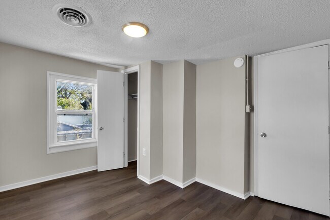 Building Photo - 605 1st Ave