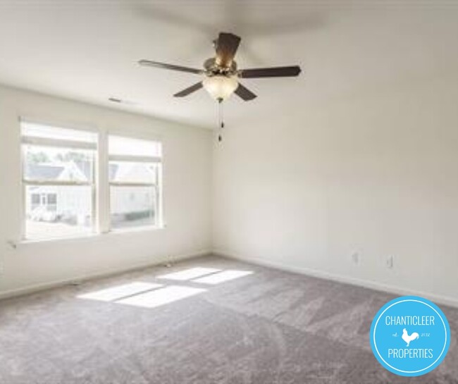 Building Photo - 5830 Crestlawn Ct
