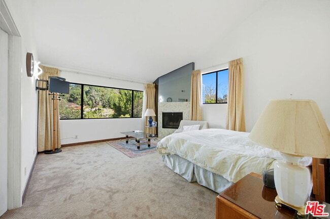 Building Photo - 2846 Royston Pl