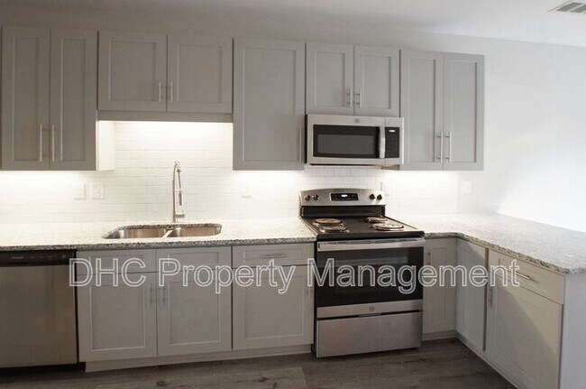 Building Photo - 2290 Connally Pl