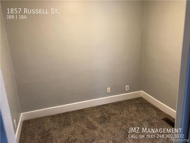 Building Photo - 1857 Russell Ave