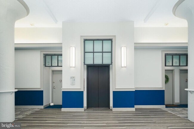 Building Photo - 2429 Locust St