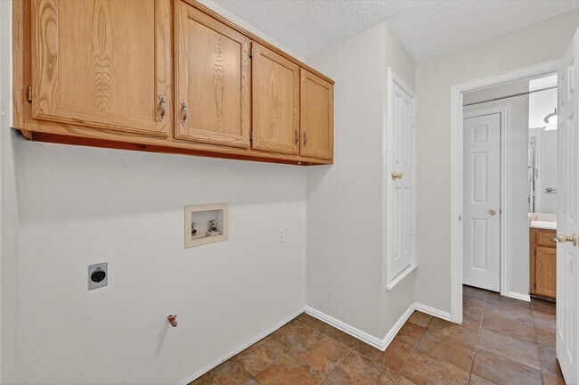 Building Photo - Spacious Denton Home with Dual Primary Suites & Oversized Lot!