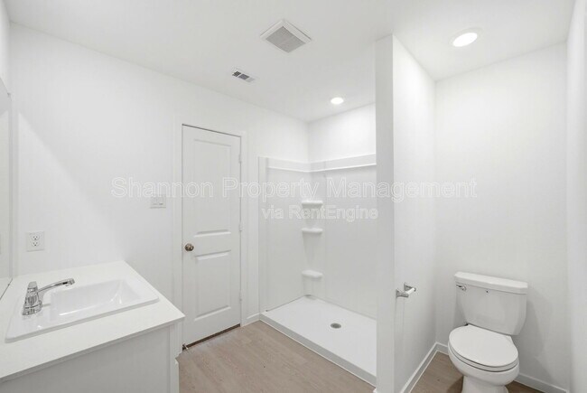 Building Photo - 25585 Rose Creek Dr