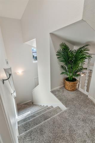 Building Photo - 352 W Harwood Rd