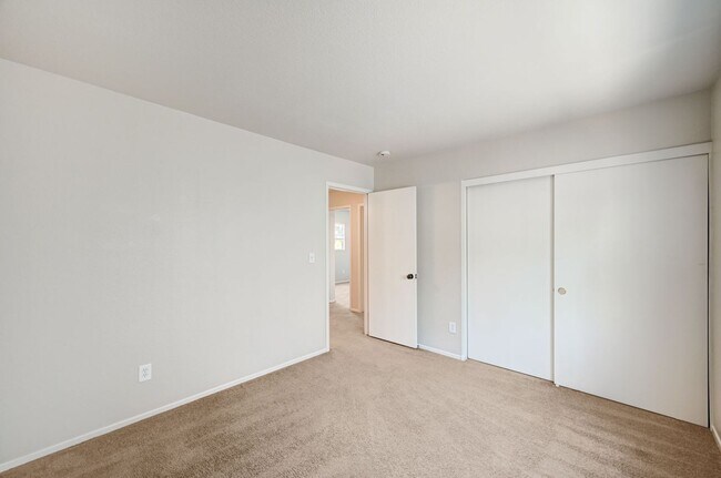 Building Photo - Beautiful 3 Bedroom Home!