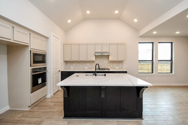 Building Photo - 3322 Verdant Ln