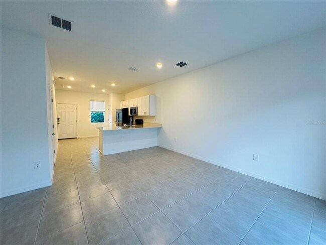 Building Photo - 2923 Skyline Lp