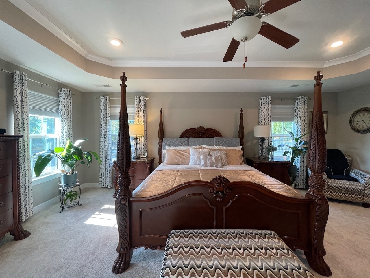 Luxurious king-size bed - 3007 Sun Valley Dr
