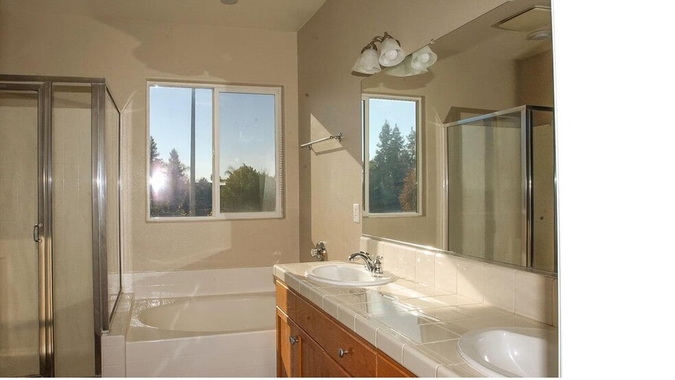 Building Photo - 772 W Barcelona Ln