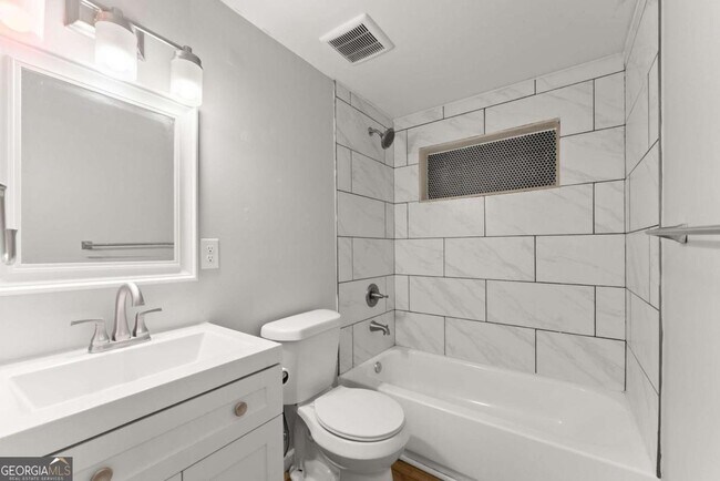Building Photo - 212 Walker Dr