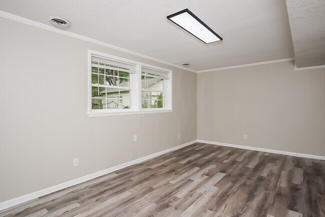 Building Photo - 7704 Logan Dr SW