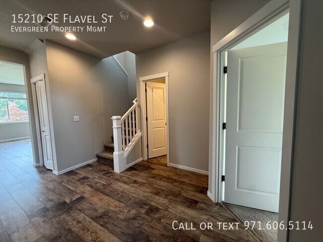 Building Photo - 15210 SE Flavel St