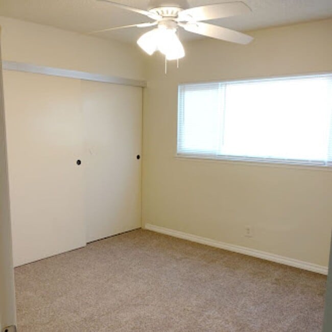 Building Photo - Two Bedroom Home Downtown 29 Palms