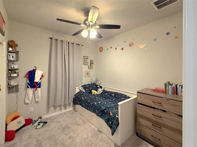 Building Photo - 2004 Pecan Island Dr