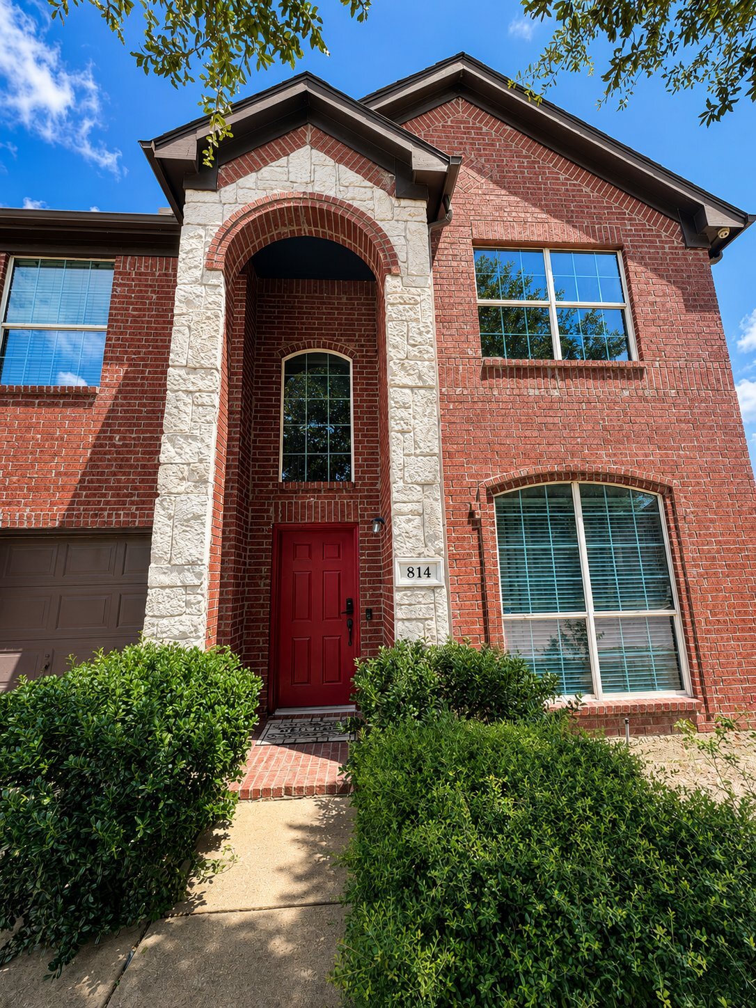 Building Photo - 814 Honey Hill Dr