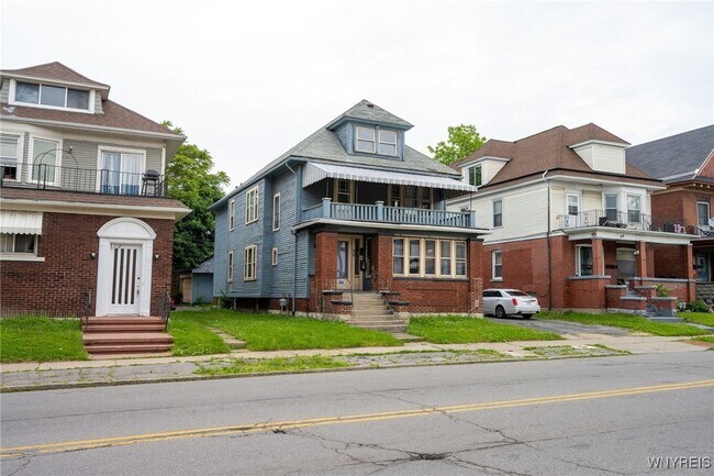 Primary Photo - 98 E Delavan Ave