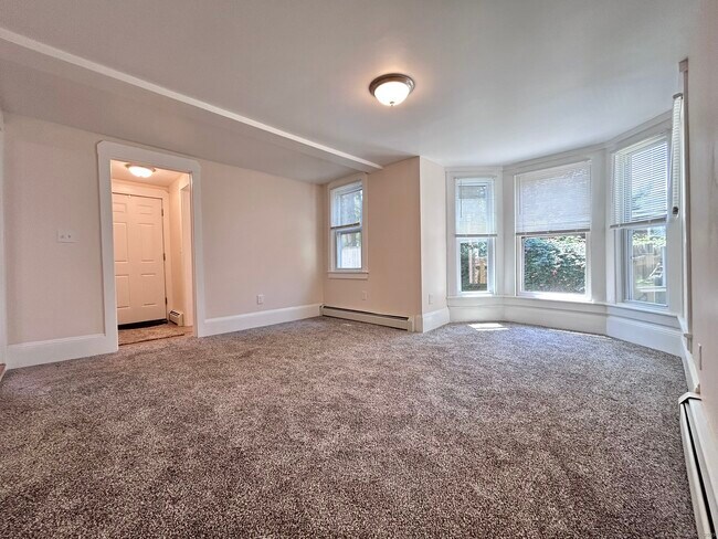 Building Photo - 32 Starr St