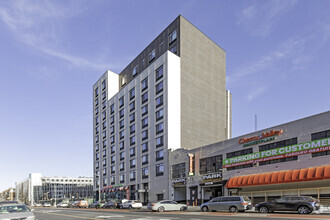 Building Photo - 2850 Webster Ave