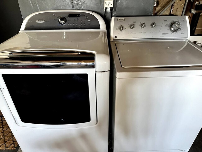 Building Photo - 7221 Vassar Ave