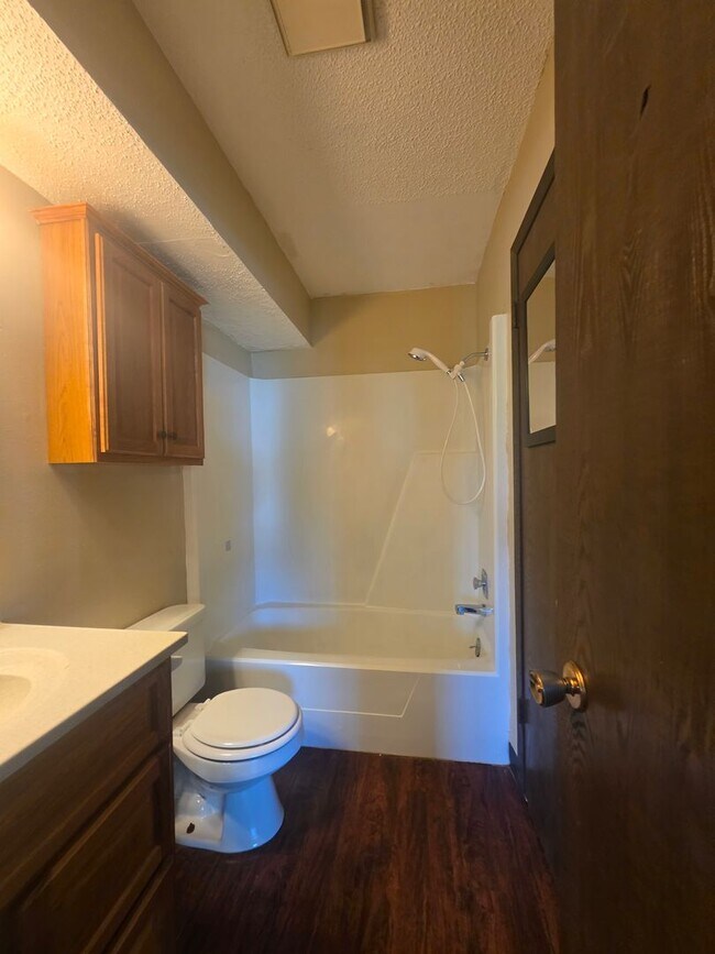 Interior Photo - 1653 Carriage Hill