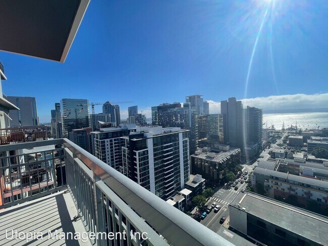 Building Photo - 2 br, 2 bath House - 300 W. Beech Street #...